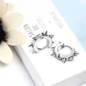 Alternative view of Hegyes szegecses telt karika fülbevaló, ezüst színű nemesacél uniszex (férfi-női) fülbevaló