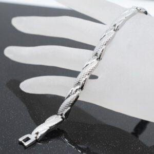 Alternative view of Amarillisz mágneses nemesacél karlánc ezüst fazonban