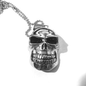 Alternative view of Koponya nemesacél medál 45 mm x 32 mm